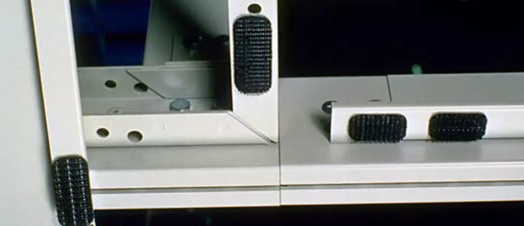Dual Lock p&aring; aluminiumprofiler