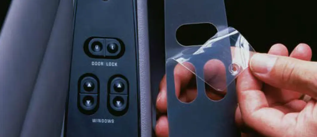 Dual Lock p&aring; aluminiumprofiler