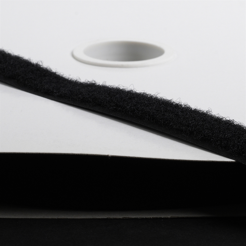 Kardborre Påsömnad hona | Svart